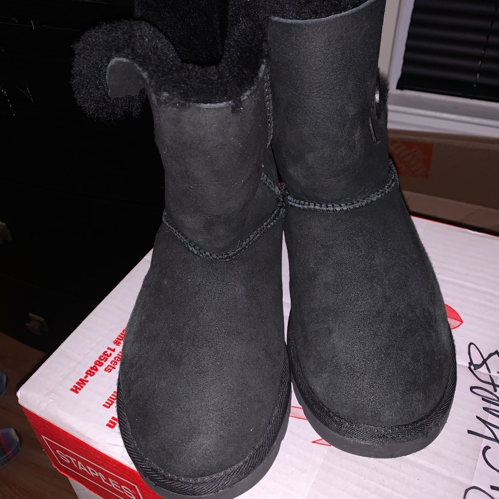 ***BLACK BAILEY I N S P I R E D UGG BOOTS***